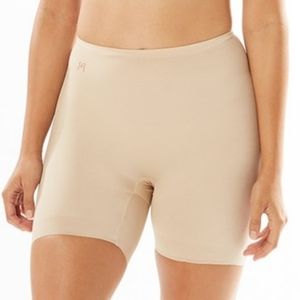 Ruby ribbon boy short